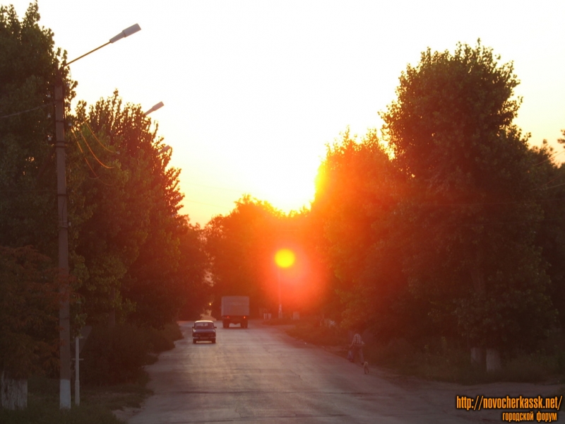Новочеркасск: Рассвет над Платовским проспектом