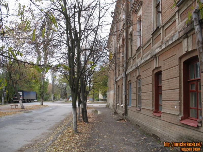 Новочеркасск: Александровская на пересечении с Атаманской