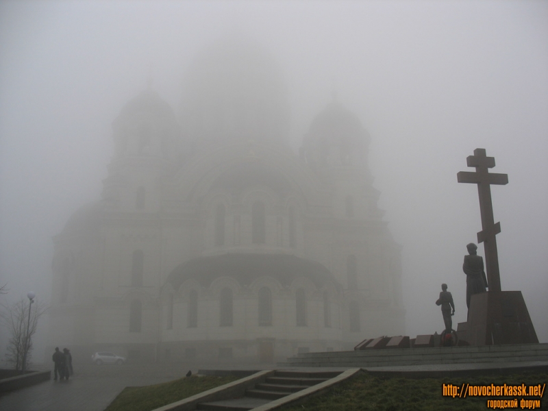 Новочеркасск: Памятник Согласия и примирения, собор