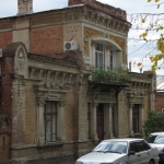 Дом на Просвещения, между Пушкинской и Орджоникидзе