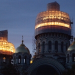Золочение куполов собора