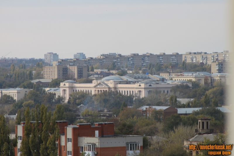 Новочеркасск: Вид на главный корпус ЮРГПУ (НПИ) с колокольни собора