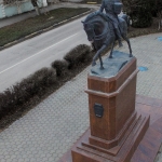 Памятник Атаману Платову перед собором