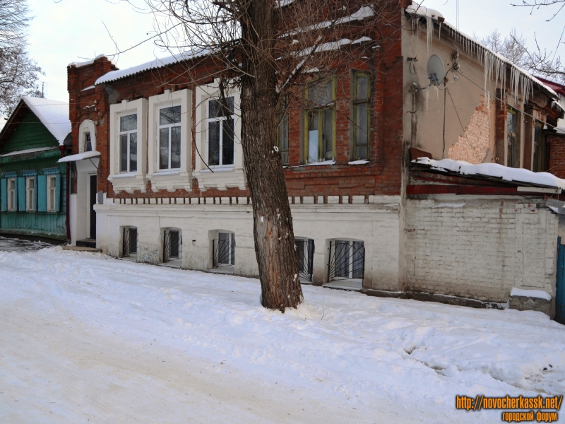 Новочеркасск: Дом по ул. Бакунина 17