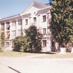 Улица Гвардейская, 2. Построен в 1953 году