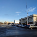 Платовский проспект. Вид от ул. Московской. Справа здание Администрации и бывшего универмага